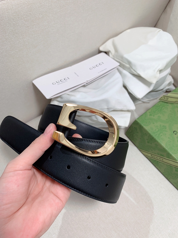 スーパーコピーグッチベルト背面デザイン